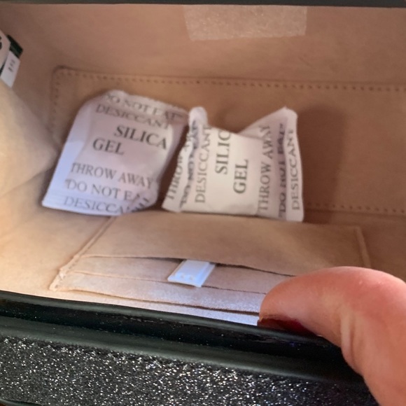 Authentic Kate spade glitter/leather gift box Crossbody/Satchel - Picture 13 of 16